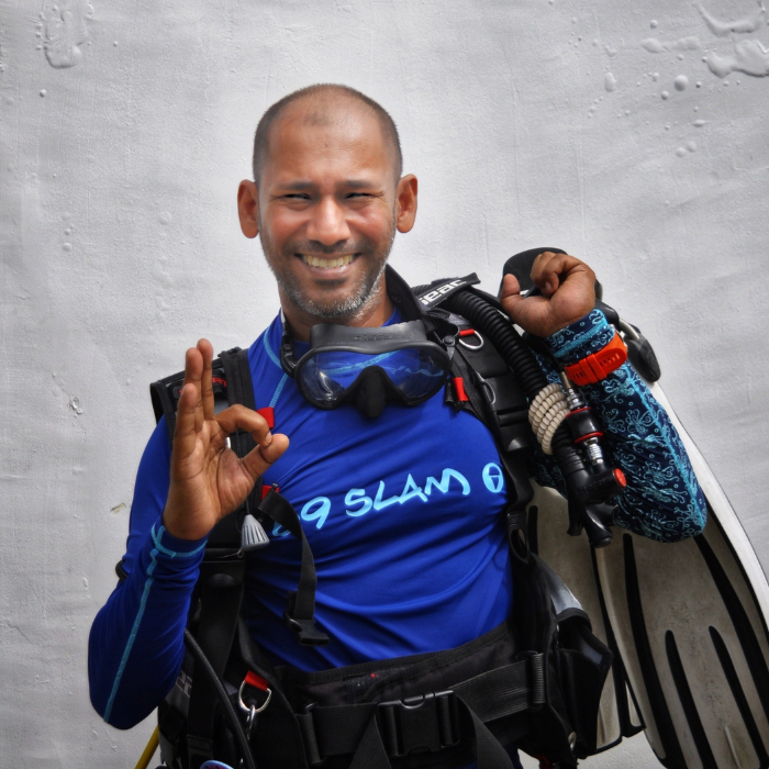 dive instructor shamik